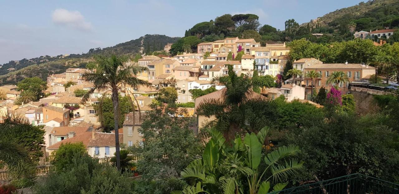 L'Odyssee Provencale, Un Duplex De Charme De 2 Chambres Au Pied Du Village Medieval De Bormes-Les-Mimosas, Offrant Des Prestations Haut De Gamme Et Une Superbe Vue Sur Le Massif Des Maures Экстерьер фото